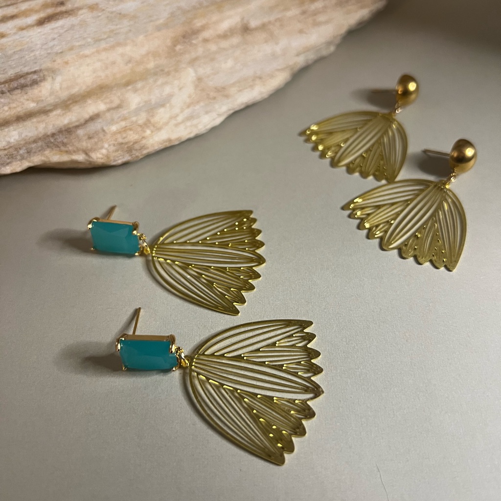 Delicate Flirty Floral Brass Earrings - Elegant Delicate Boho Chic Earrings 29$